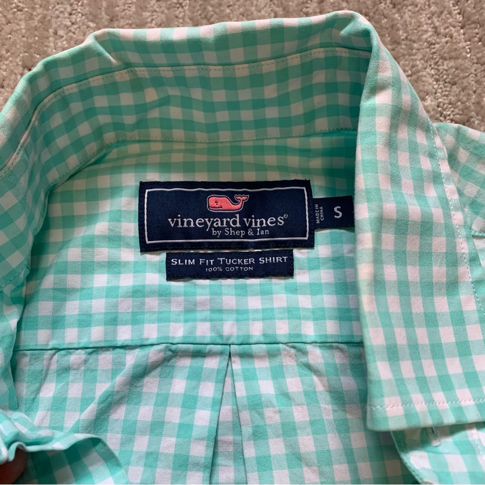Vineyard Vines Button Down - image 3
